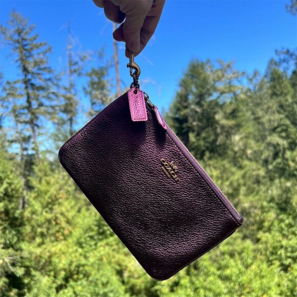 COACH Small Metallic Purple Leather Wristlet Wallet Gold Hardware AUTHENTIC